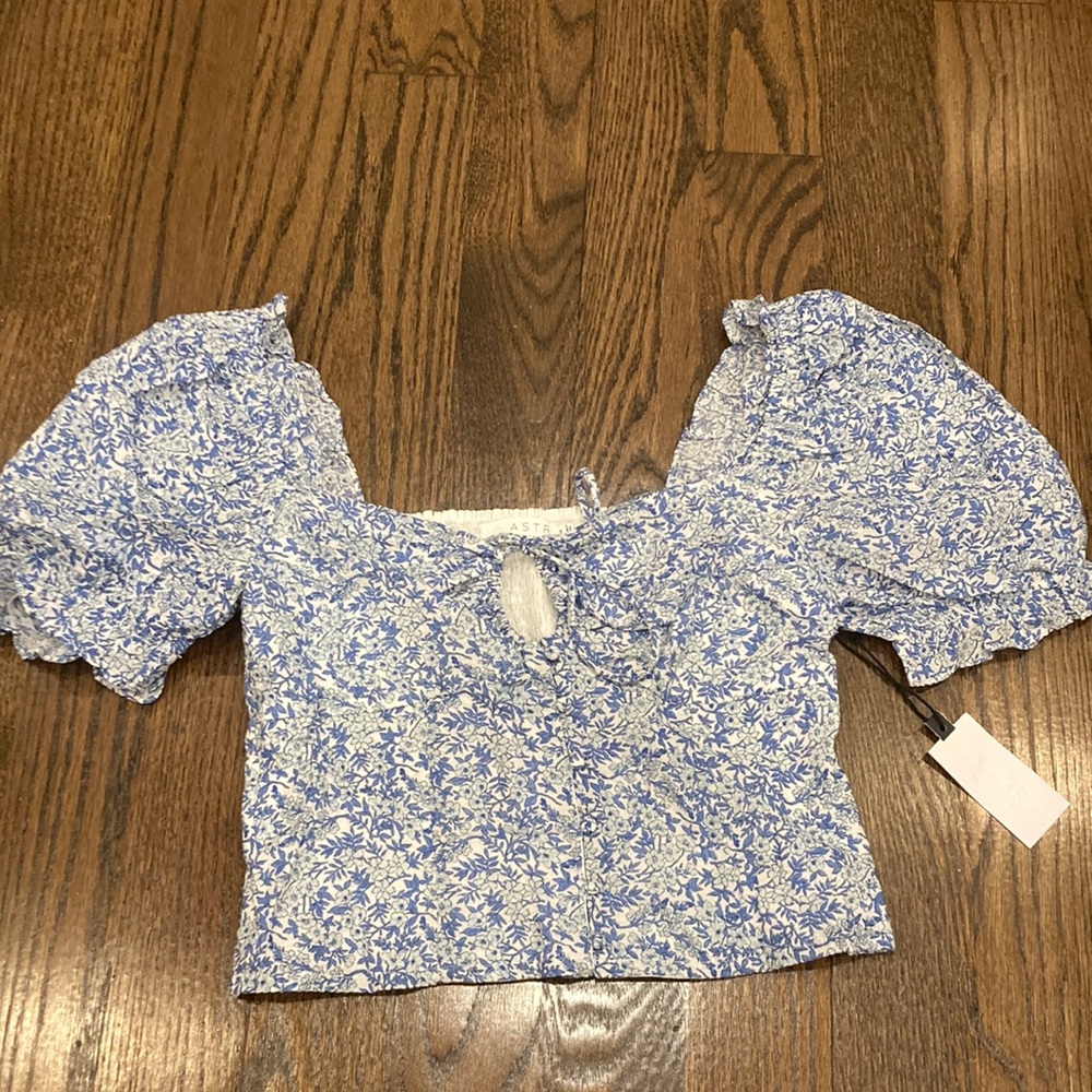 Astr the Label Lace Up Floral Tie Front Puff Sleeve Top MEDIUM